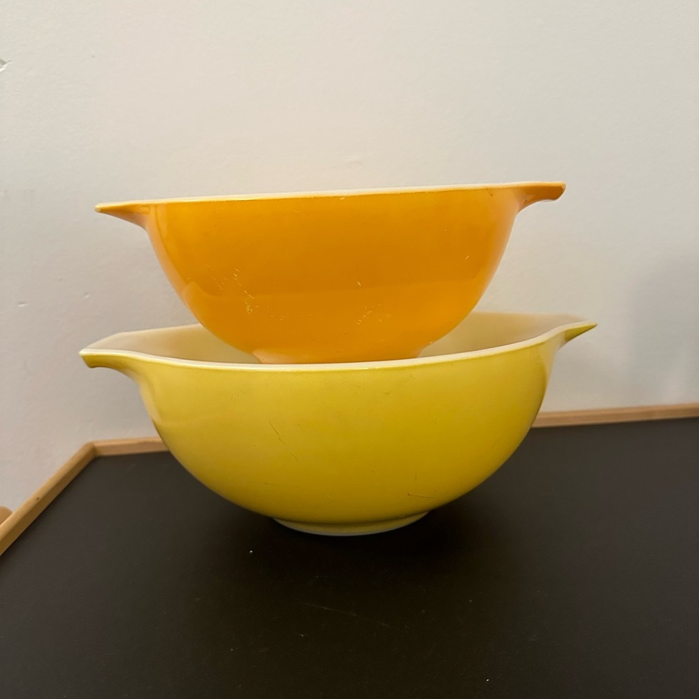 Vintage Pyrex Nested Mixing Bowls